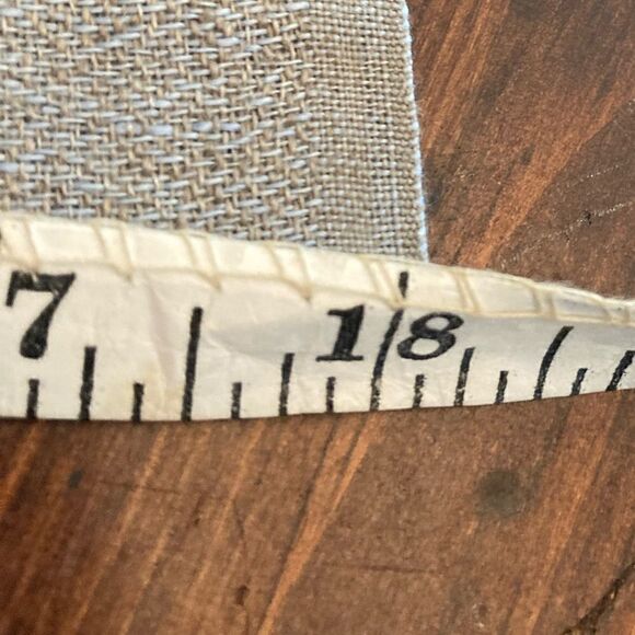 Linen Italian Hand Towel
Hemstitched Edges 
Purolino 18x24 Hand Towel - Picture 6 of 10